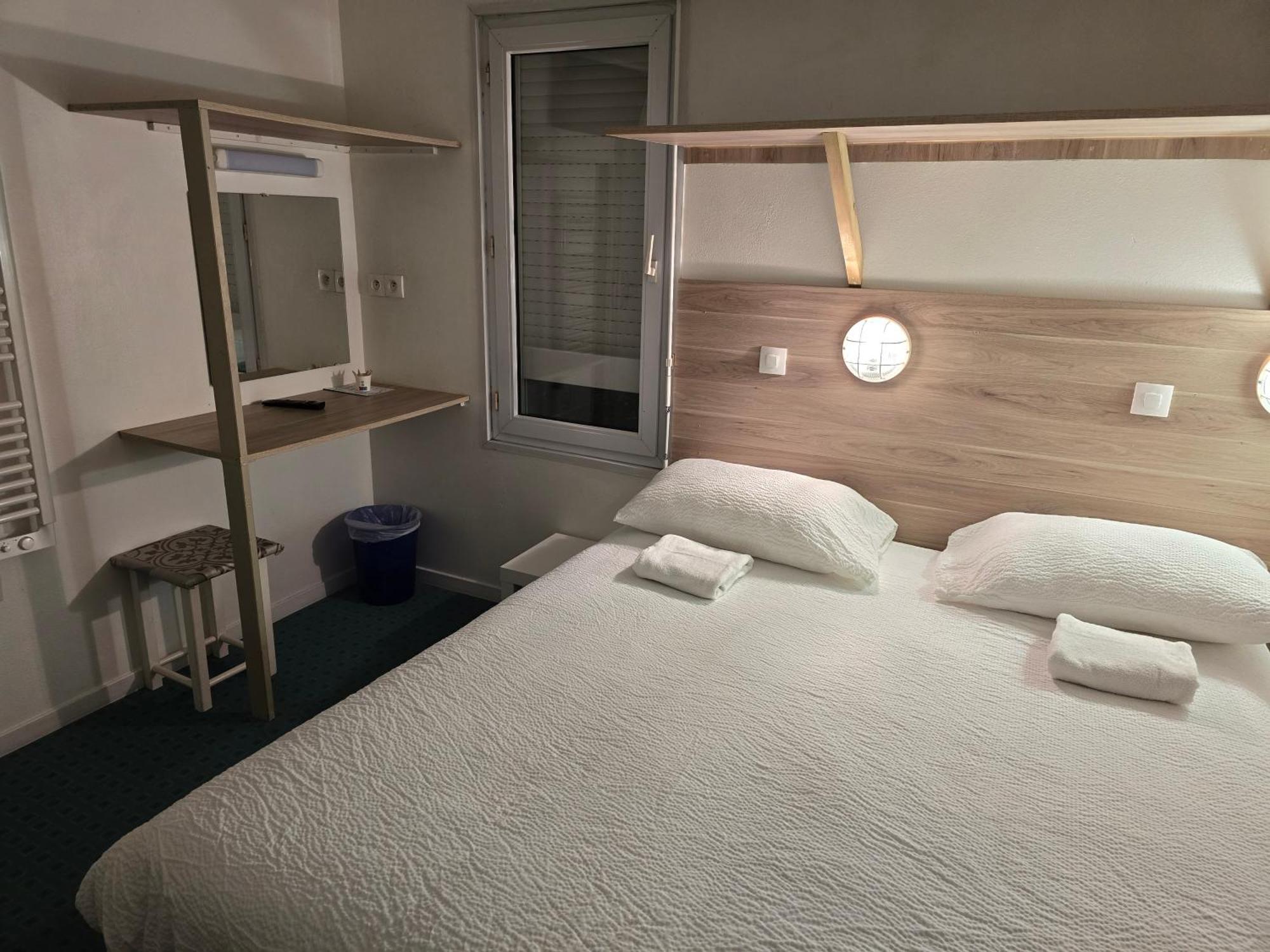 Brit Hotel Essentiel Poitiers Gare Du Futuroscope Jaunay-Clan Luaran gambar